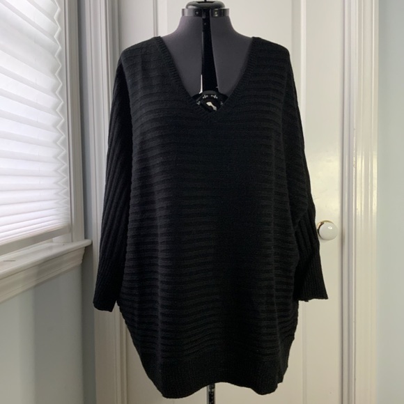 Heart n Crush Open Back Tunic NWOT - Picture 4 of 9